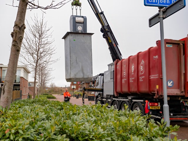 Legen ondergrondse container HVC Galjoen Lelystad