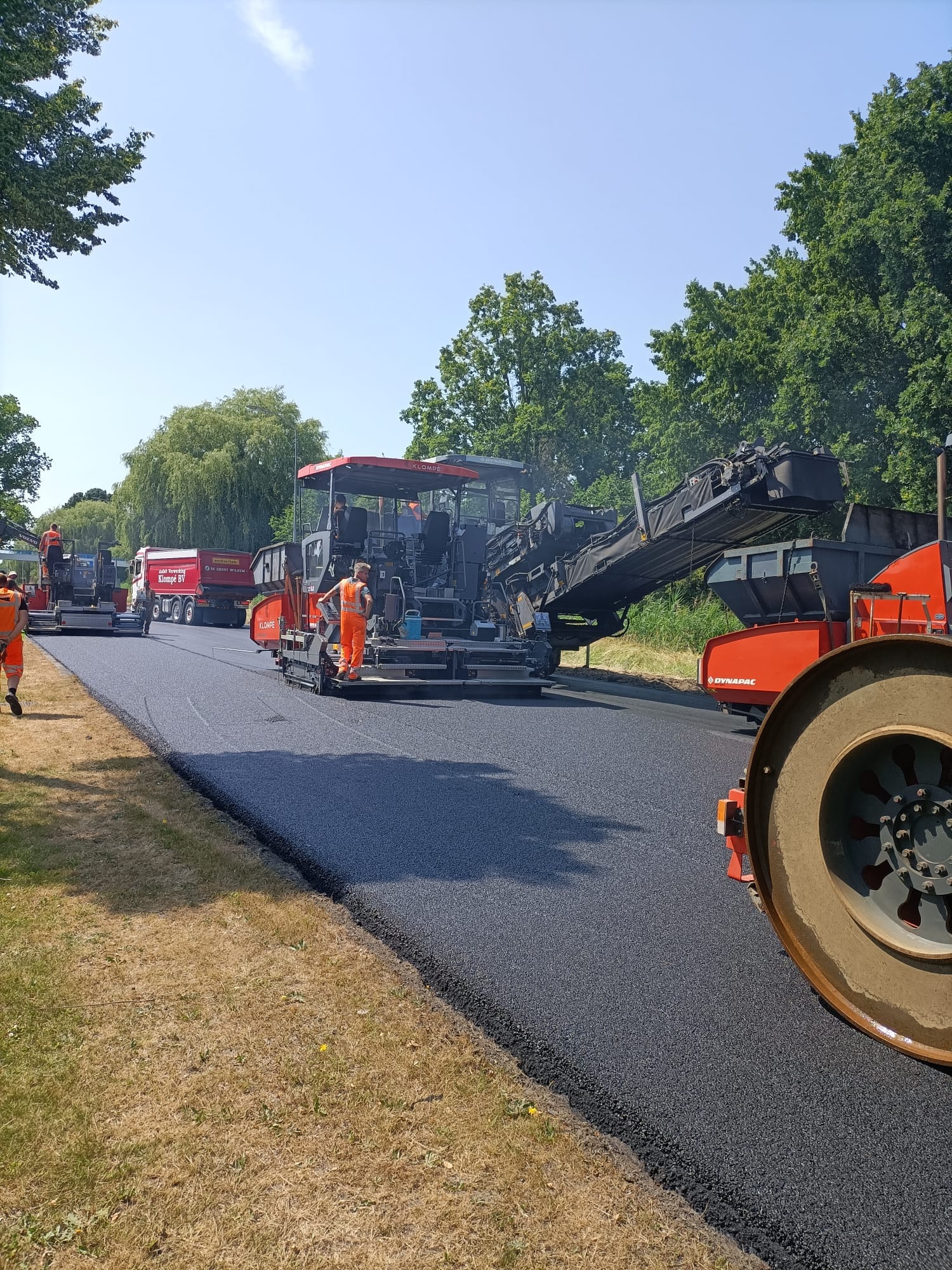 Asfalteringswerkzaamheden op de Houtribdreef 