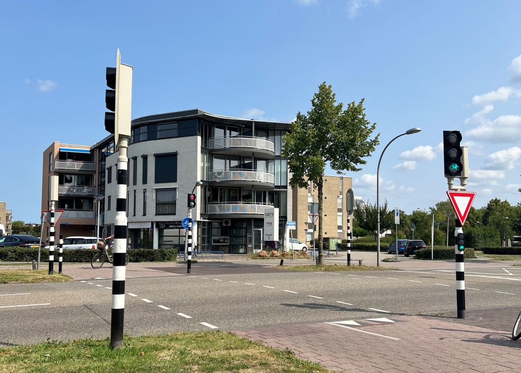 De fietsoversteekplaats bij Veld6