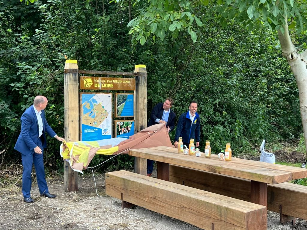 Aanlegsteiger aan de Lage Dwarsvaart