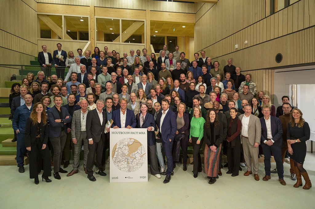 De ondertekenaars van het Houtbouw Pact Metropoolregio Amsterdam