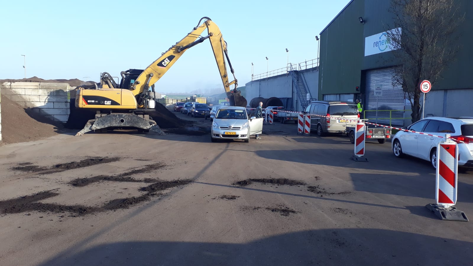 Inwoners van Lelystad halen gratis compost op