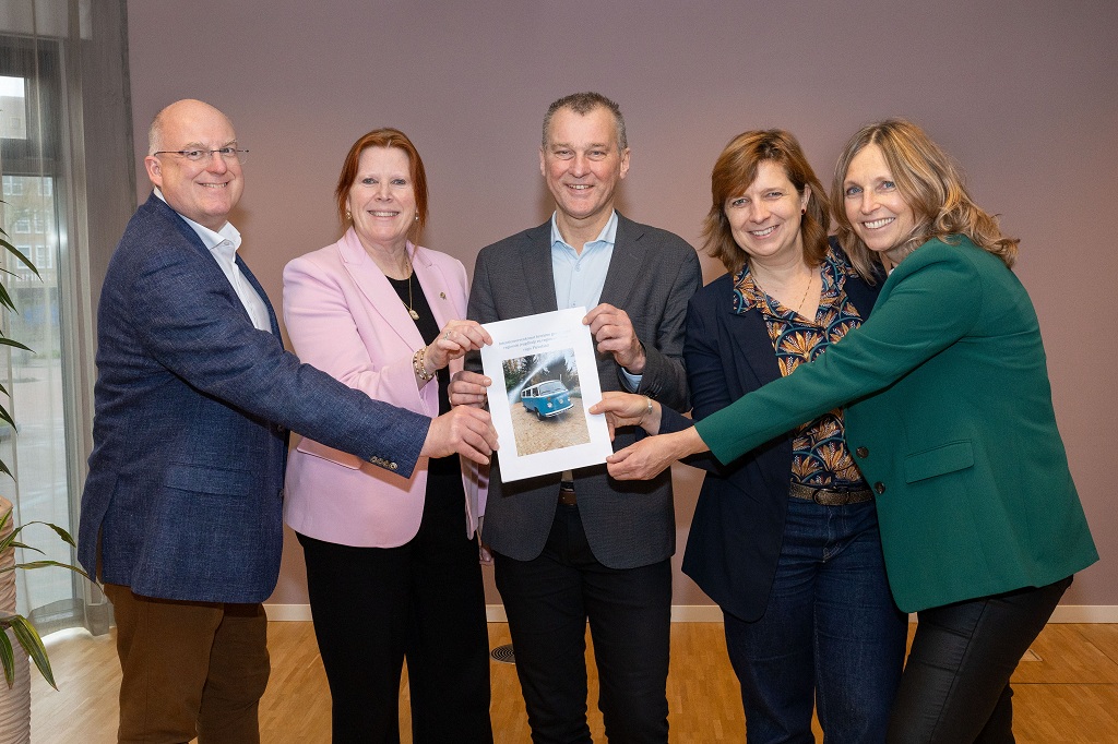 De wethouders Jeugdzorg van de gemeentes Urk, Dronten, Noordoostpolder, Lelystad en Almere