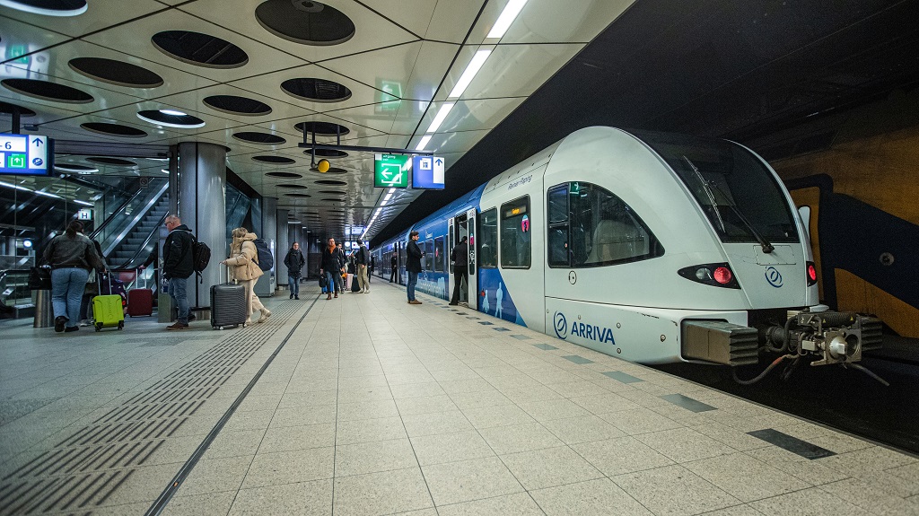 Nachttrein van Arriva bij het station