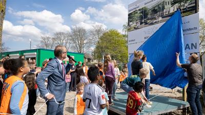 Onthulling bouwbord KC Voorhof
