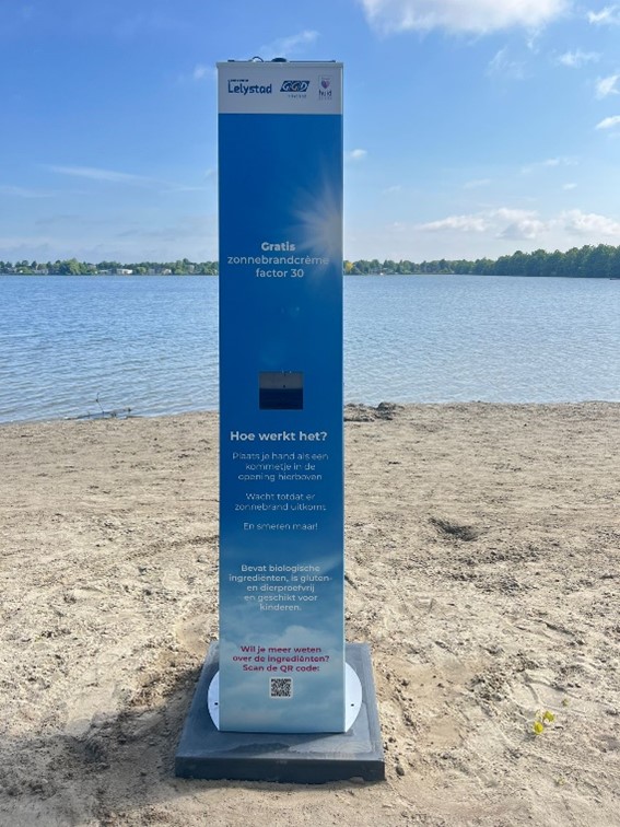 Paal voor gratis zonnebrand op het strandje bij 't Bovenwater