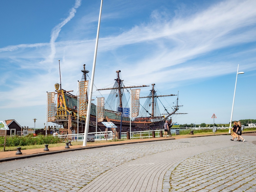 De Batavia ligt nu nog aan de kade