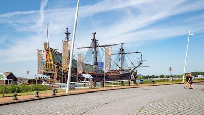 De Batavia ligt nu nog aan de kade
