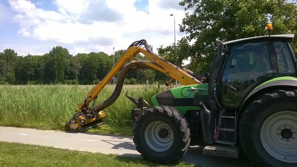 Traktor aan het maaien