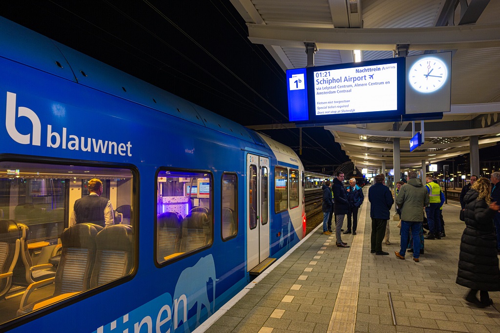 De nachttrein van Arriva tijdens de eerste rit